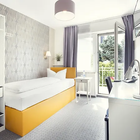 Loewenguth - Freundliche Gemuetliche Budget Hotel